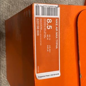 Men’s Nike sneakers in 8.5 brand new